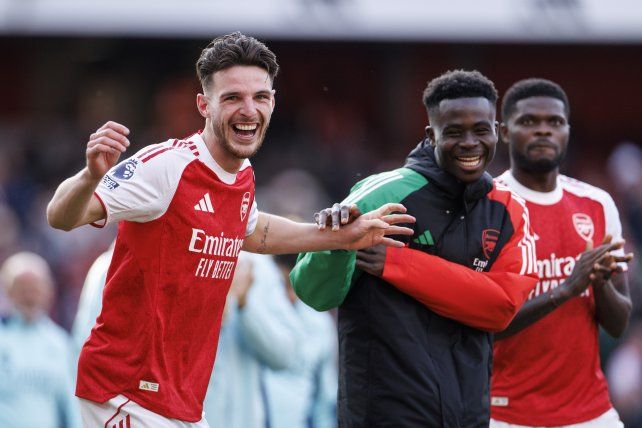Arsenal venció al Newcastle y aseguró su presencia en la próxima Champions League Arsenal venció al Newcastle y aseguró su presencia en la próxima Champions League
