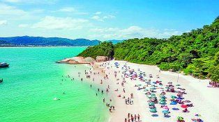 Florianópolis es siempre un destino de moda en Brasil y miles de argentinos viajan a disfrutarlo este verano.