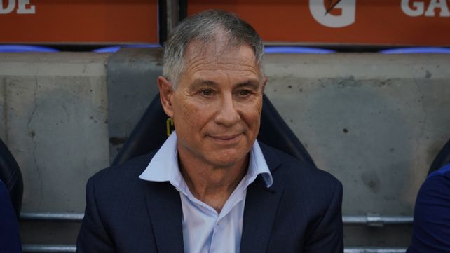 Ariel Holan comenzó a trabajar en el club en noviembre pasado.