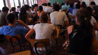 J&oacute;venes sudamericanos demandan educaci&oacute;n de calidad y trabajo digno