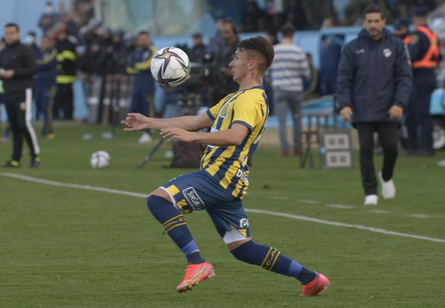 Juan Cruz Cerrudo, con apenas un par de partidos en primera, es muy tenido en cuenta por Tevez.