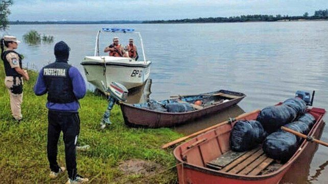 Se incautaron dos botes con un cargamento valuado en aproximadamente 50 millones de pesos.