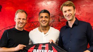 Facundo Medina fue presentado como nuevo refuerzo del Bayer Leverkusen