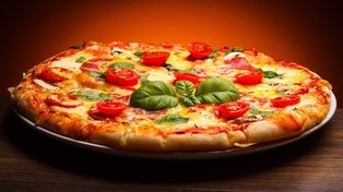 La Justicia le aceptó pagar la cuota alimentaria de su hija con pizzas y empanadas