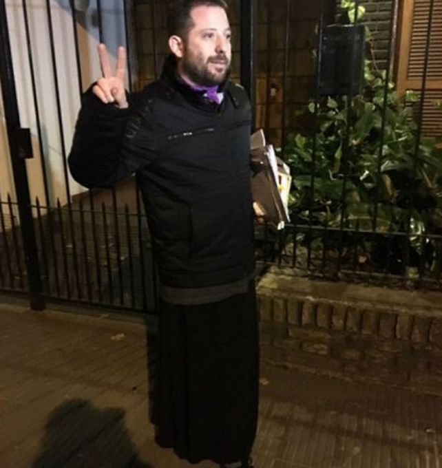 José Ottavis sorprendió al vestir una pollera y confesó: Me pasé de la raya
