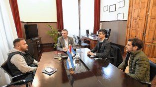 El presidente de la Cámara de Diputados, Gustavo Hein, recibió este miércoles a integrantes de Equal Asociación Civil, una ONG que promueve la plena igualdad e inclusión de la población LGBTIQ+.