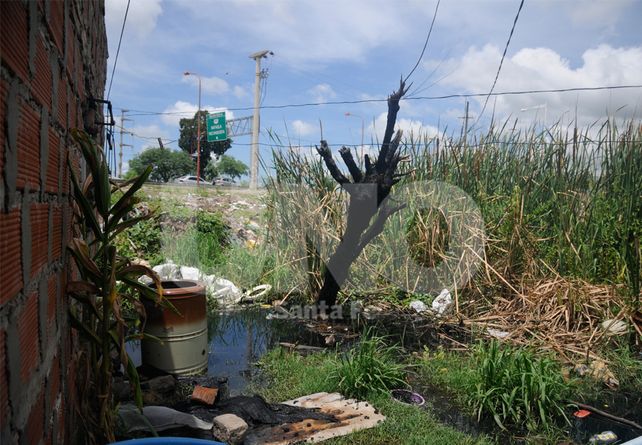 Vecinos de Barranquitas Oeste se inundan por una obra de desagües mal realizada
