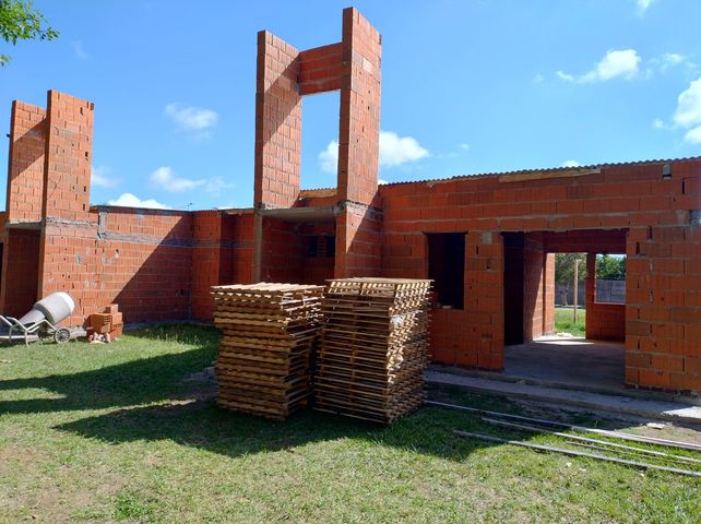 Avanza la construcción de viviendas sociales en Murphy
