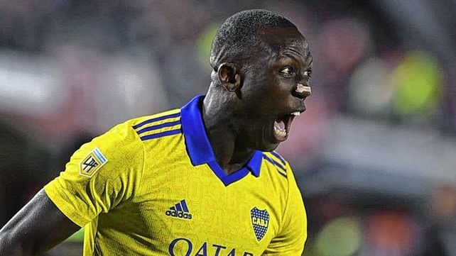 Gracias al gol de Luis Advíncula
