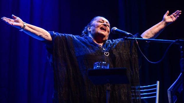 María Creuza vuelve este sábado a Rosario con un show íntimo en Sala Lavardén