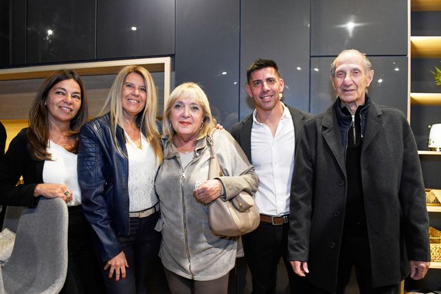 Liliana Peinó, Gabriela Nazer, Leticia Teitelman, Fernando Krenz y Elías Auzunbud Liliana Peinó, Gabriela Nazer, Leticia Teitelman, Fernando Krenz y Elías Auzunbud 