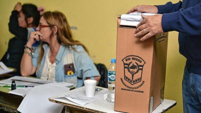 Tanto Río Negro como Neuquén eligen gobernador y legisladores este domingo.