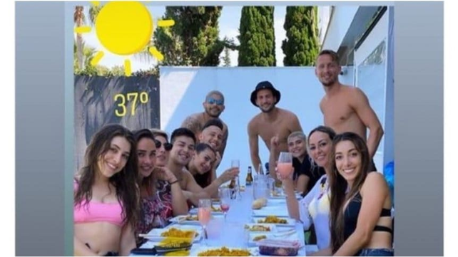 Los jugadores argentinos del Sevilla organizaron un asado. Los jugadores argentinos del Sevilla organizaron un asado.