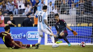 Argentina marcó los tiempos, goleó a Venezuela y se metió en semifinales con autoridad