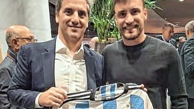 Tagliafico fue a alentar a Los Pumas