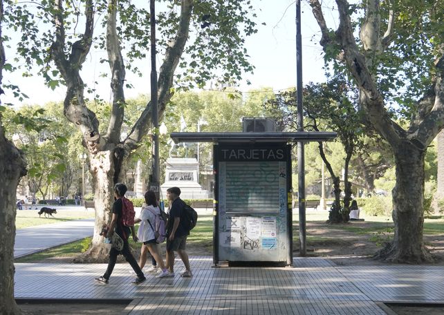 Los usuarios de bicicletas públicas se quejan porque los puestos callejeros fueron desmantelados