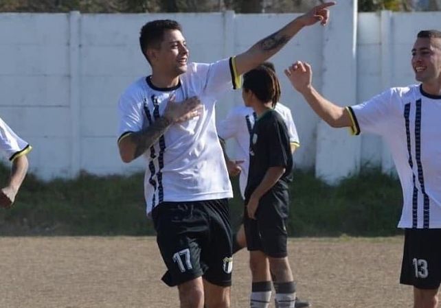 Lautaro Aranda tenía 22 años, un bebé de dos meses y jugaba al fútbol en Capitán Bermúdez. Fue asesinado a balazos en Granadero Baigorria.