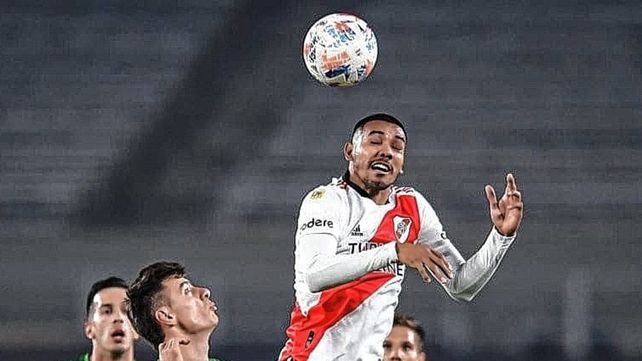 El defensor Héctor Martínez selló su continuidad en River por 2022.&nbsp;