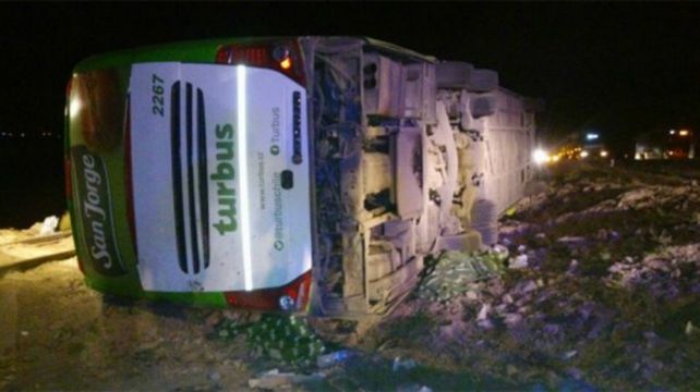 La empresa chilena Turbus emitió un comunicado tras el fatal accidente en Mendoza