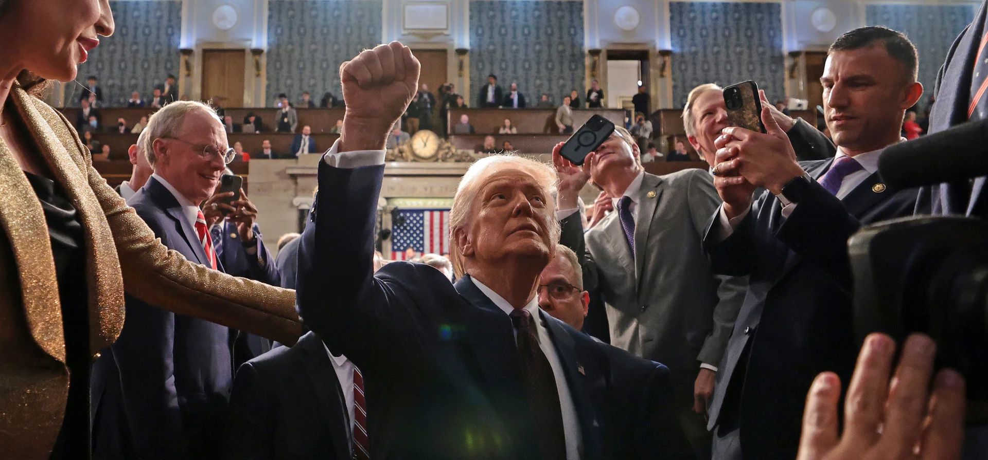 Donald Trump abandona la cámara después de dirigirse a una sesión conjunta del Congreso en el Capitolio, Washington, Estados Unidos. Fotografía: Win McNamee/AP Donald Trump abandona la cámara después de dirigirse a una sesión conjunta del Congreso en el Capitolio, Washington, Estados Unidos. Fotografía: Win McNamee/AP