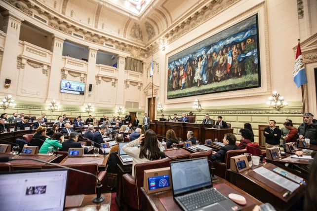 La Convención Reformadora encara la recta final de su trabajo: el próximo viernes será la jura de la nueva Constitución santafesina La Convención Reformadora encara la recta final de su trabajo: el próximo viernes será la jura de la nueva Constitución santafesina