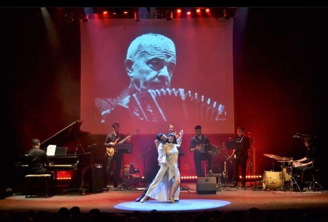 Raúl Lavié: Cuando Astor era muy criticado yo me la  jugué cantando su repertorio