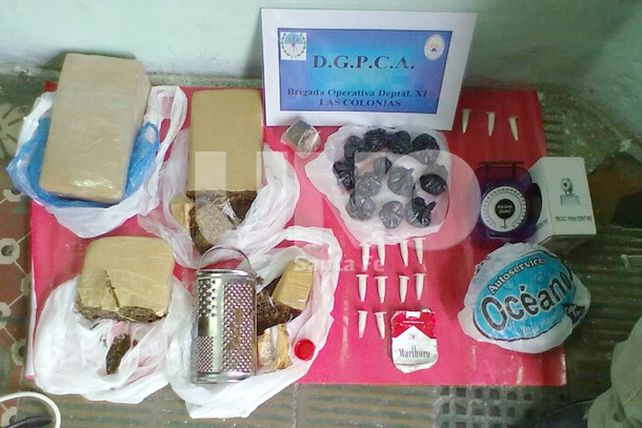 Cayeron dos vendedores barriales de drogas en la ciudad de Esperanza