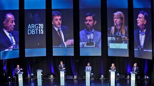 Un atril vacío y dos caras repetidas: así fue el debate presidencial en 2015