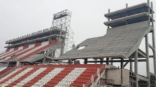 Se montó la iluminación para el duelo con Boca