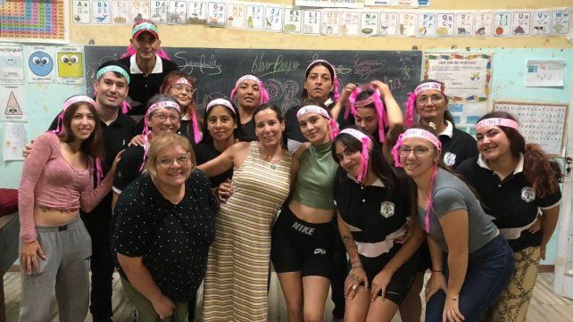Adela terminó la secundaria: Siempre quise aprender y mi momento llegó