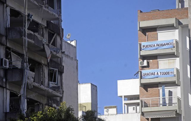 Testimonios. En la Zona Cero se está culminando el retiro de elementos que puedan afectar la seguridad. Allí también hay muestras de agradecimiento.