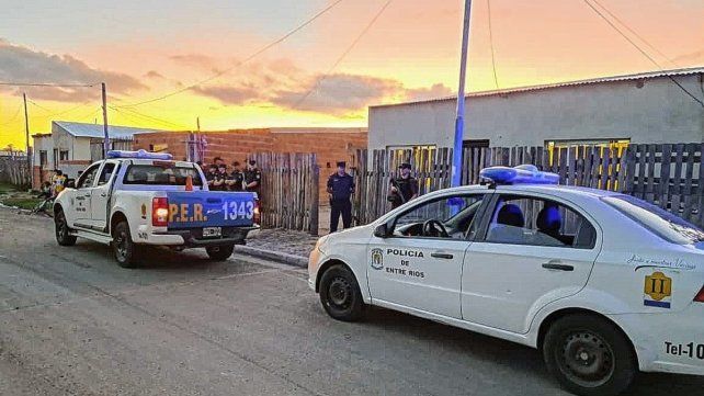 La policía detuvo a dos personas