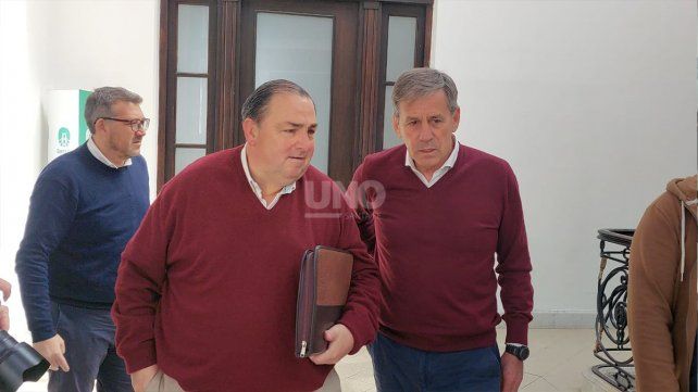 Transición municipal: este lunes se reúnen los equipos de Jatón y Poletti Transición municipal: este lunes se reúnen los equipos de Jatón y Poletti
