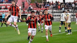 Patronato volvió al triunfo ante Atlanta en el debut de Fuentes como DT
