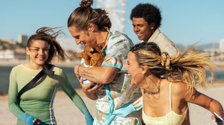 Jóvenes y millonarios tiene 8 capítulos y está disponible en Netflix