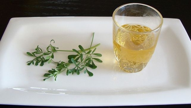 Caña con ruda, en ayunas, una tradición de cada 1 de agosto
