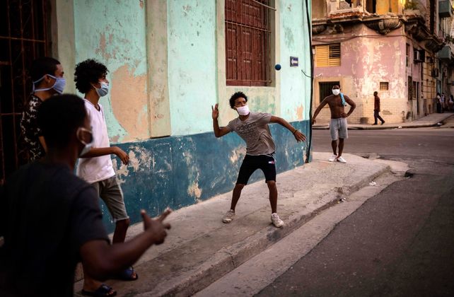 La Habana dispuso toque de queda y los niños se quedaron sin clases
