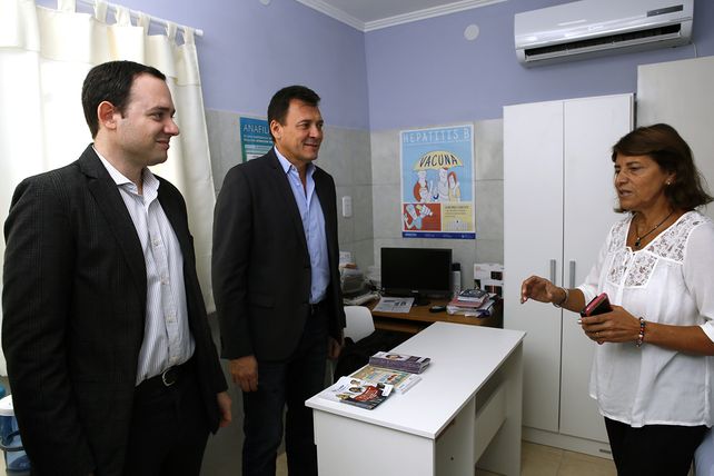 Supervisión. El intendente Raimundo&nbsp; junto al concejal Ore y la subsecretaria Susana Diana.