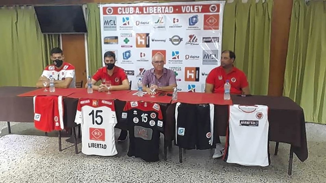 &nbsp;Se presentó el equipo de Libertad Vóley que la próxima semana comienza su participación en Villa María.