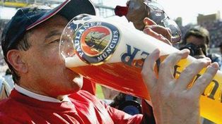 Tomarse una cerveza despu&eacute;s de un picado ser&iacute;a bueno para recuperar el estado f&iacute;sico