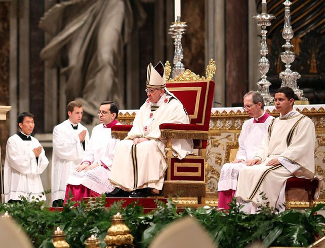 Su homilía fue dedicada a trabajar en superar la crisis de identidad sacerdotal. (Foto: Reuters)