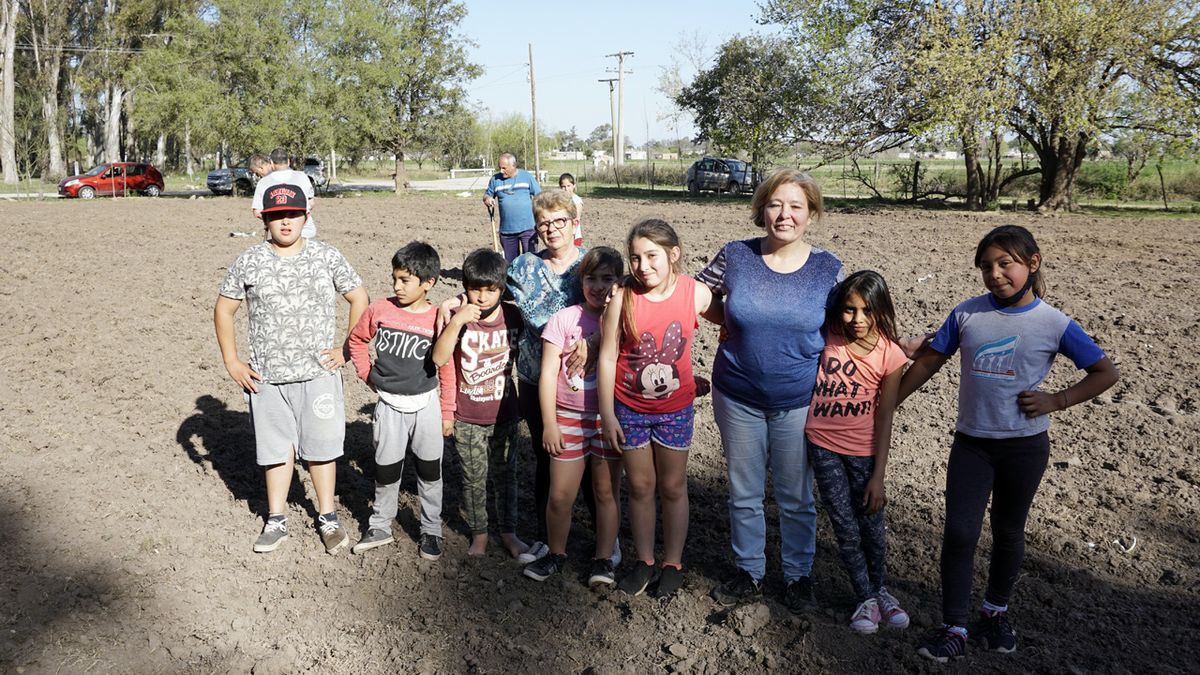 Con terrenos donados hace 74 años, una escuela se lanza a producir alimentos para su ciudad - Vimarsana News