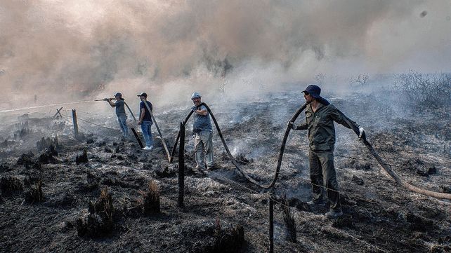Incendios: el gobernador Valdés pidió ayuda a la Unión Europea