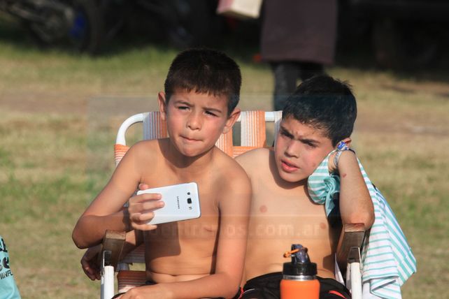 Jornada a puro sol y fútbol en el campeonato Millonario