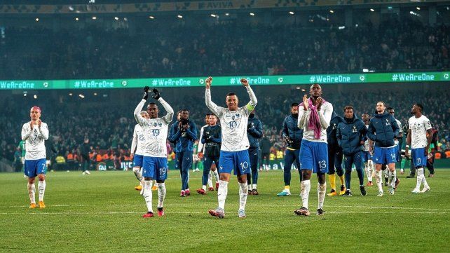 Los jugadores de Francia festejan el triunfo ante Irlanda.