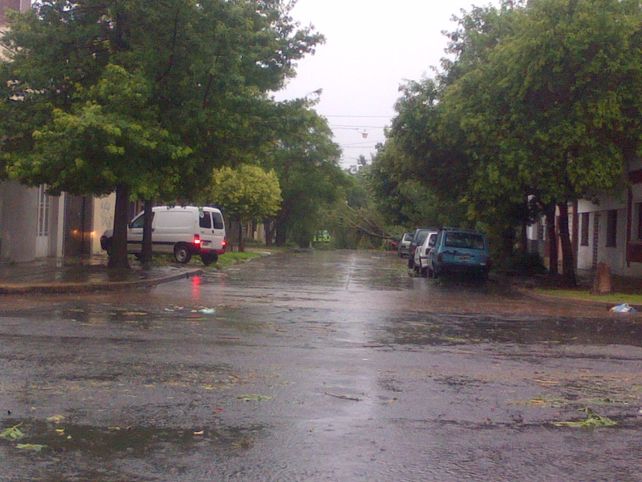 Así estaba este mediodía Hipolito Irigoyen y Santiago de Chile. Foto: Mariano