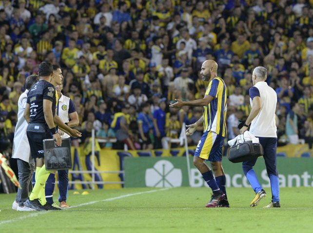 Central se quedó sin el defensor Carlos Quintana en el segundo tiempo ante Argentinos.