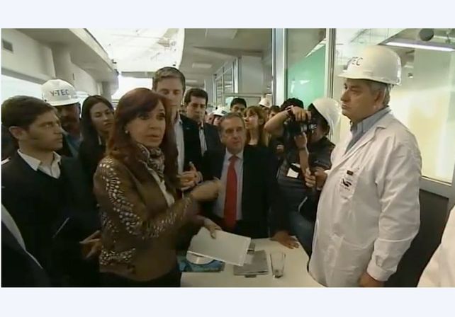 Cristina recorrió el Centro Tecnológico de YPF y pidió no cerrar nunca más la investigación