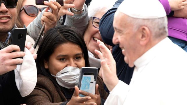 El Papa Francisco tiene gripe en medio del brote del coronavirus en Italia