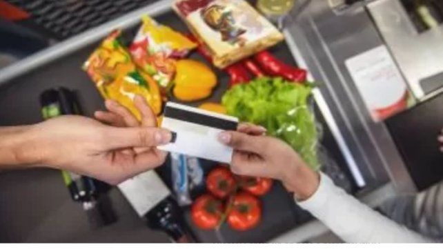 Se incrementó el pago de las compras del súper con tarjetas de crédito